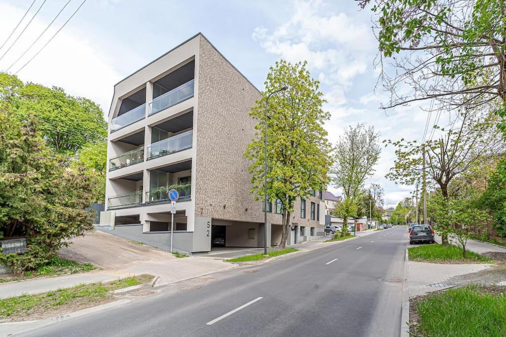 Sky Apartment With Free Parking And Balcony & Ac Kaunas Exterior photo