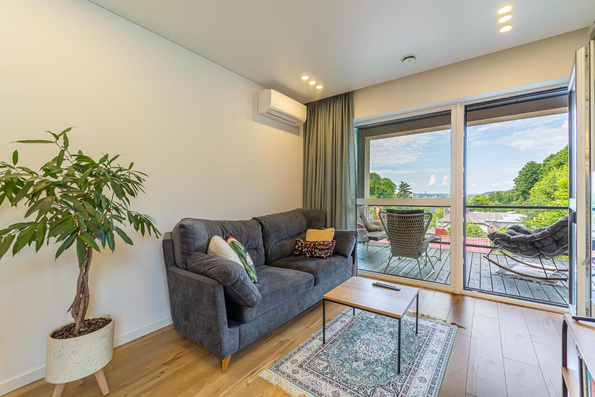Sky Apartment With Free Parking And Balcony & Ac Kaunas Exterior photo